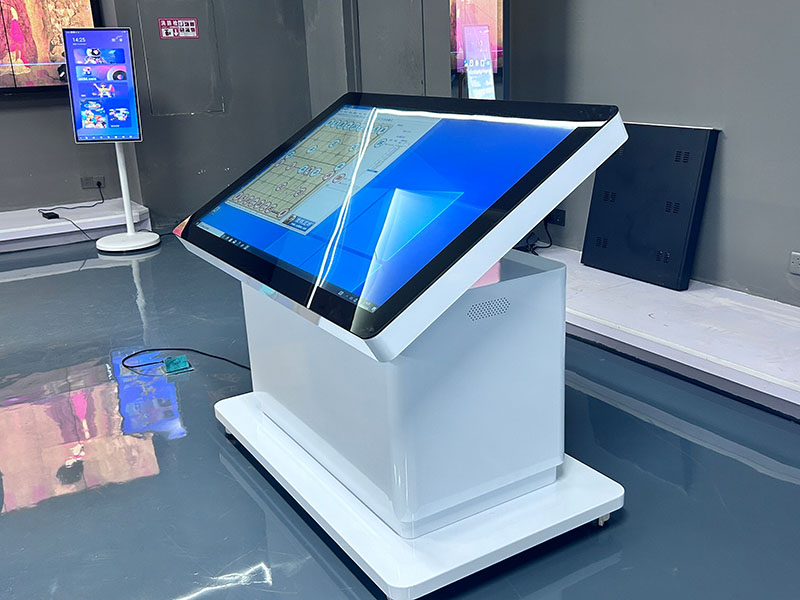 Touch advertising machines enter a new media era